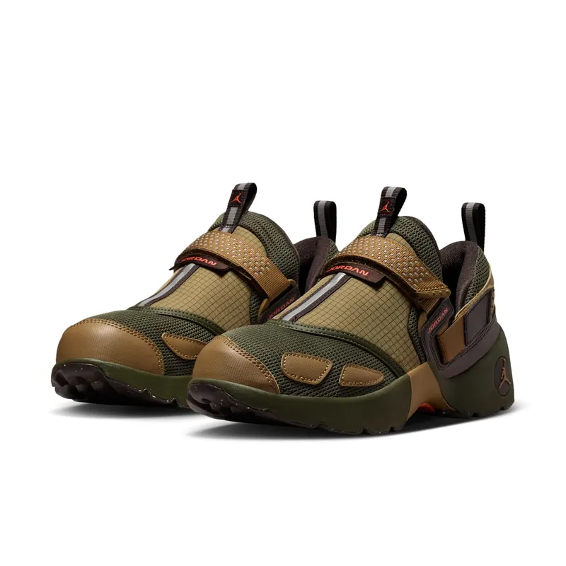 Air Jordan Trunner Bruin (IO4190-300)
