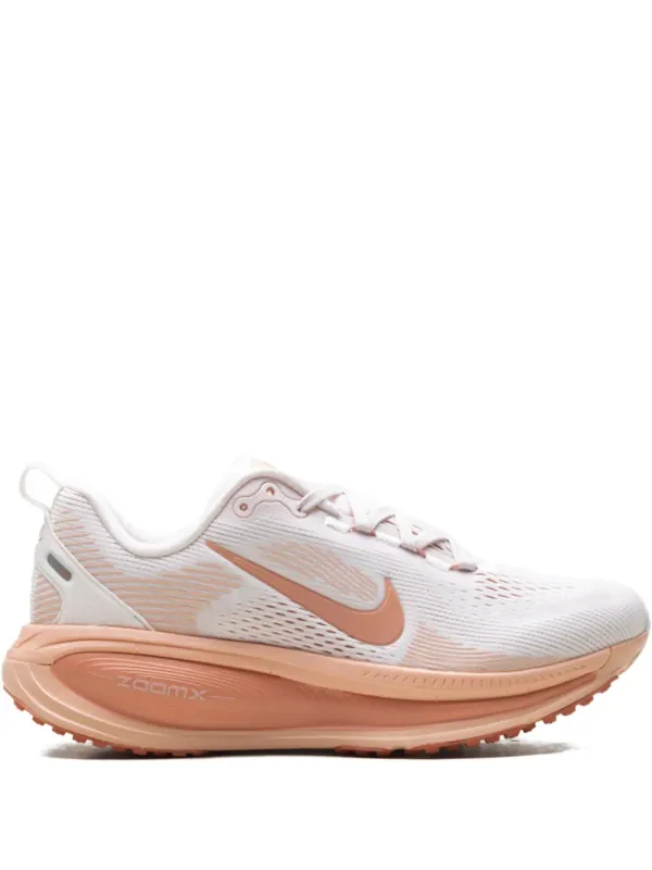 Nike Vomero 18 Light Soft Pink/Light Madder Root/Arctic/Orange Madder Root Sneakers – Weiß (HM6804)