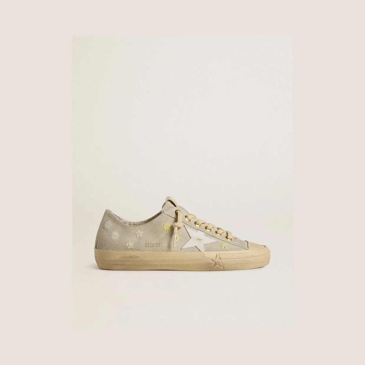 Golden Goose Women’S V-Star In Ice-Gray Suede With White Leather Star And Floral Embroidery (GWF00129.F007293.15724)