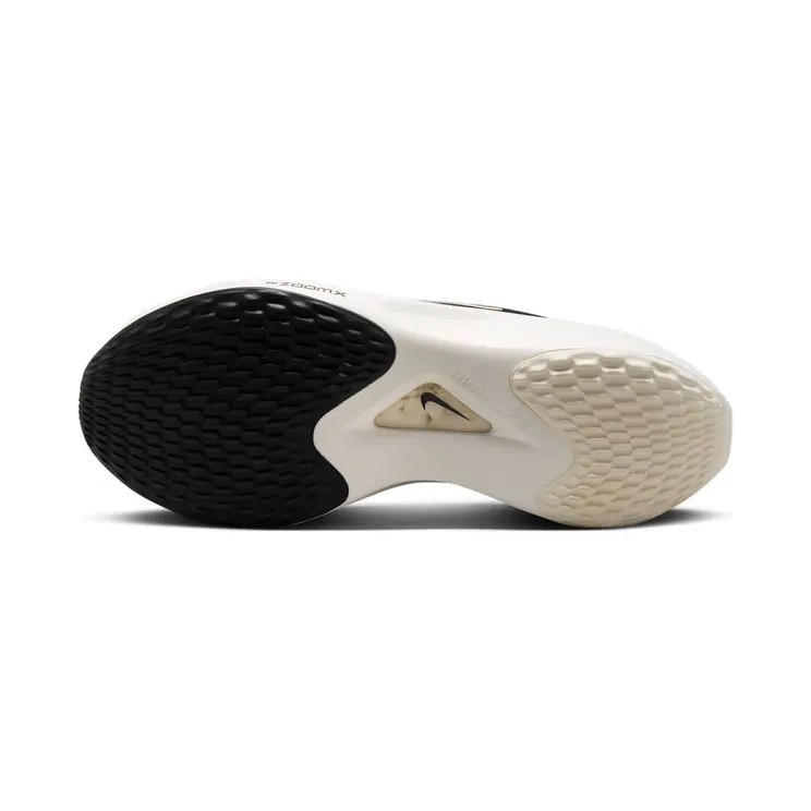 nike-zoom DM8968-002