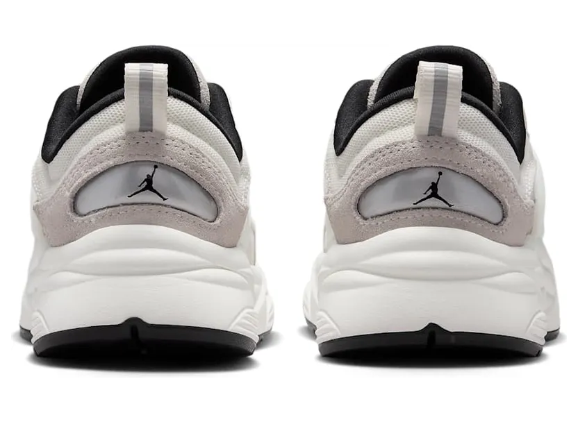 air-jordan-trunner II6531-102