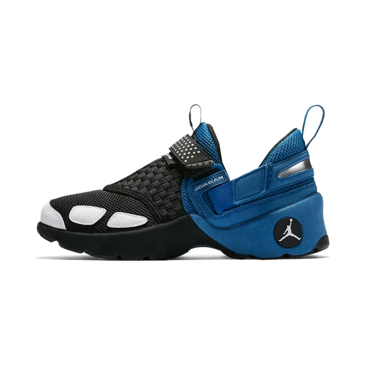 Jordan Trunner LX Black Team Royal (905223-007)
