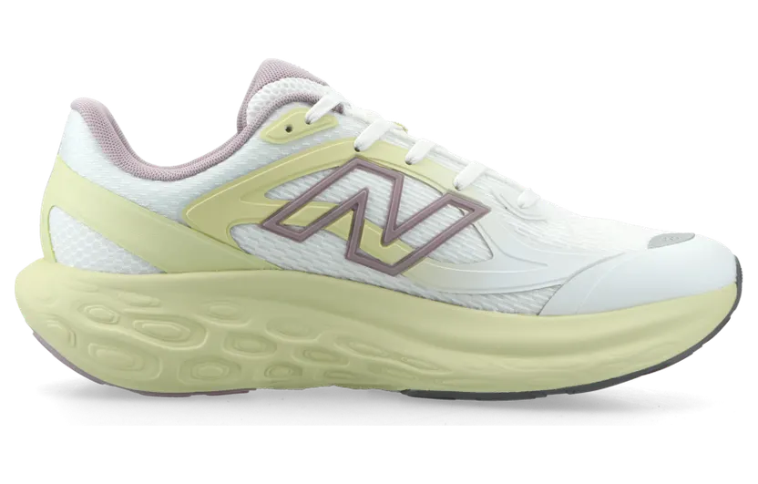new-balance-sneaker UTRNQB