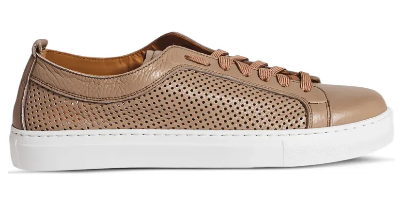 CALCE Geperforeerde leren sneakers – Beige (X2237CAMEL)