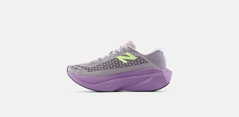 NEW BALANCE FuelCell SuperComp Trainer v3 “TRUFFLE SALT / CANDIED VIOLET” (WRCX7RC)