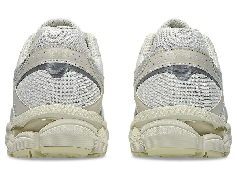 Asics Gel-Cumulus 16 “Cream Pure Silver”: één paar, heel seizoen (5)