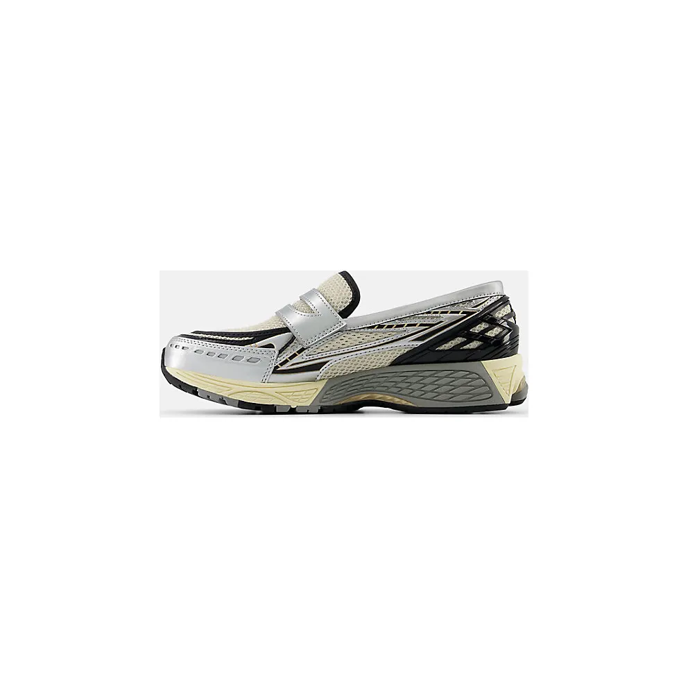 New Balance 1906L “Silver Metallic Cream” (U1906LOB)