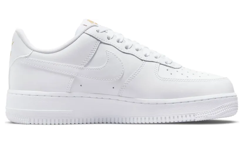 Nike Air Force 1 “Lucky Charms”: de witte sneaker die zijn sieraad al bij zich heeft (3)