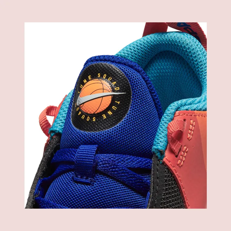 nike-team-hustle DO6140-001