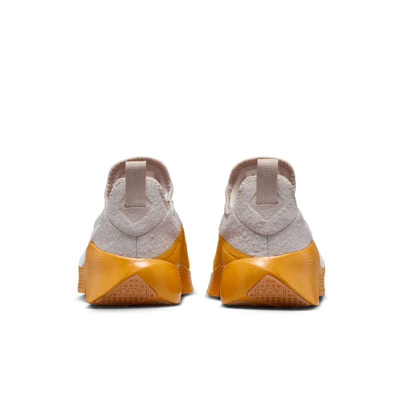 Nike LeBron Cream Ii/Gold Leaf/White (FJ6151-202)