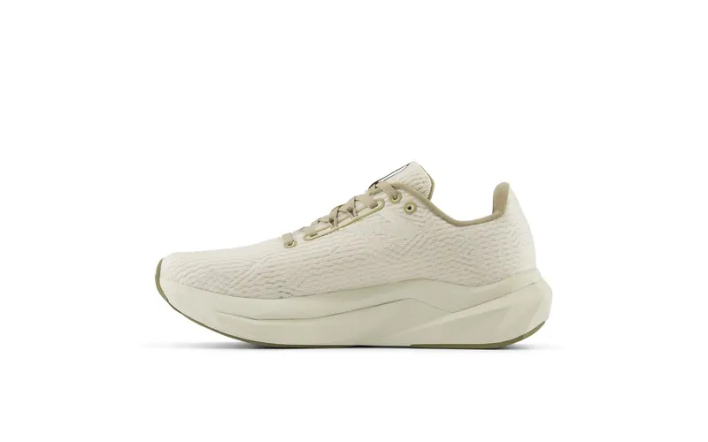 New Balance FuelCell Propel v5 Linen Gold Metallic Stoneware (WFCPRHL5)