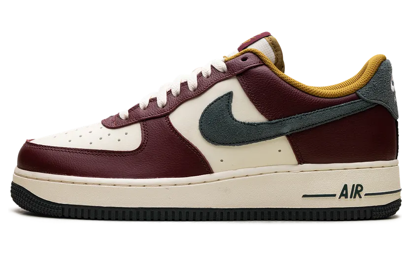 Nike Air Force 1 ’07 LV8 (cocnut milk / vintage green / dark team red) – HQ3612-113