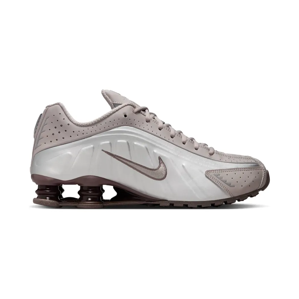 Nike Shox R4 “Cave Stone” (HQ1988-200)