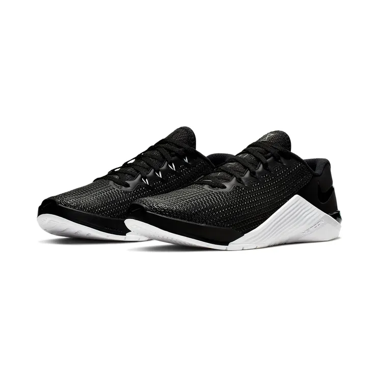 nike-metcon AO2982-010
