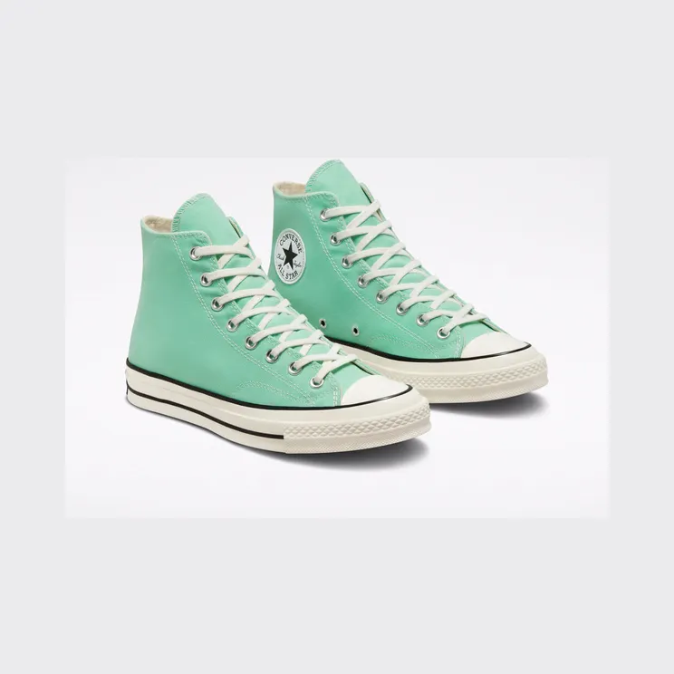 converse-chuck-taylor-all-star A00748C