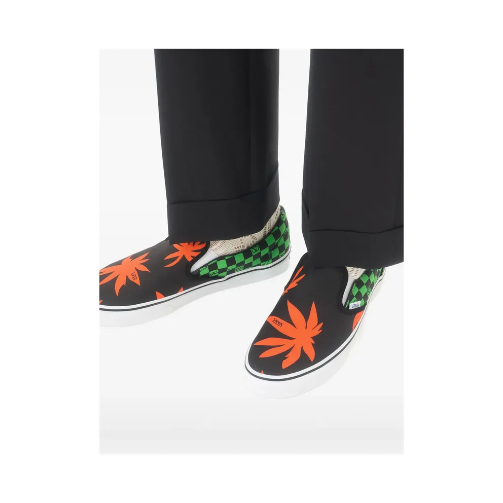 Vans X Valentino X Vans Classic Slip-On “Black” (8Y2S0M96XWF BAL)