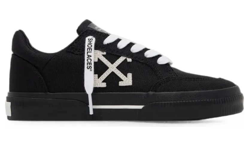 Off-White Vulcanized low-top “Black” (OWIA288C99FAB0031001)