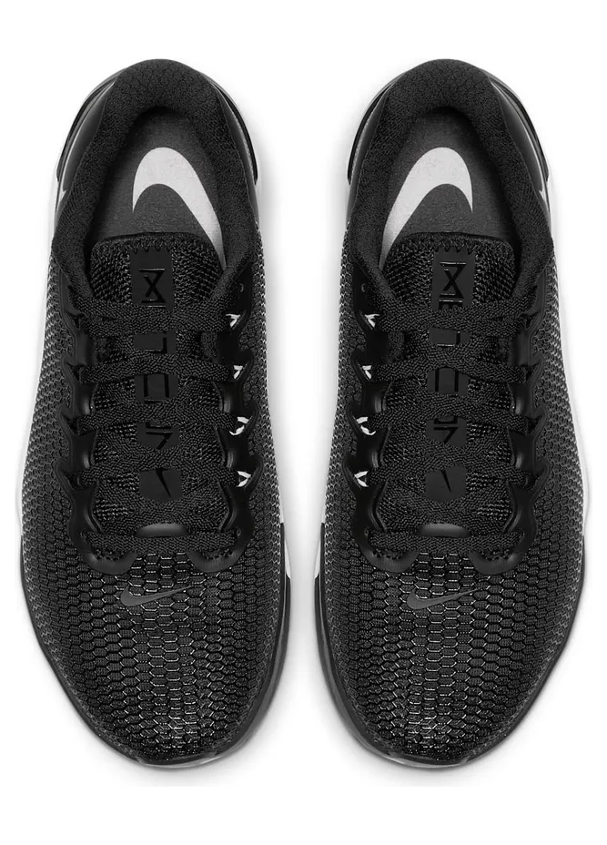 nike-metcon AO2982-010
