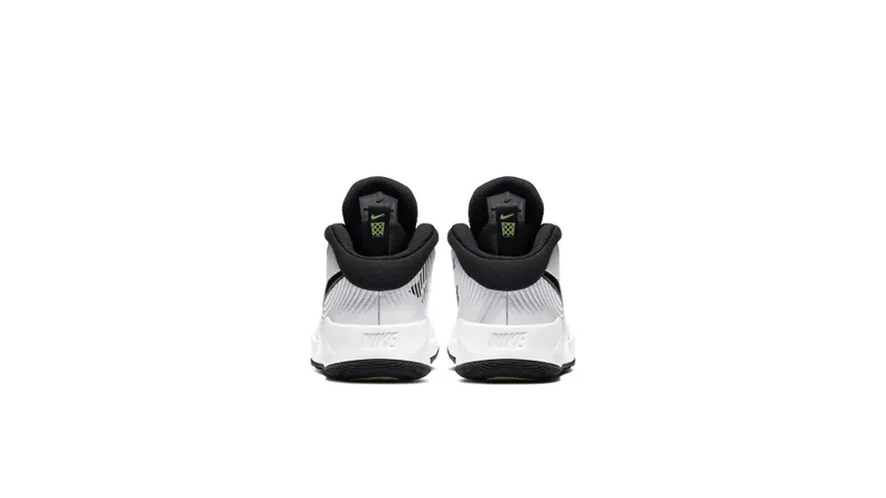 Nike Team Hustle D 9 Older Kids’ Basketball White (AQ4224-100)