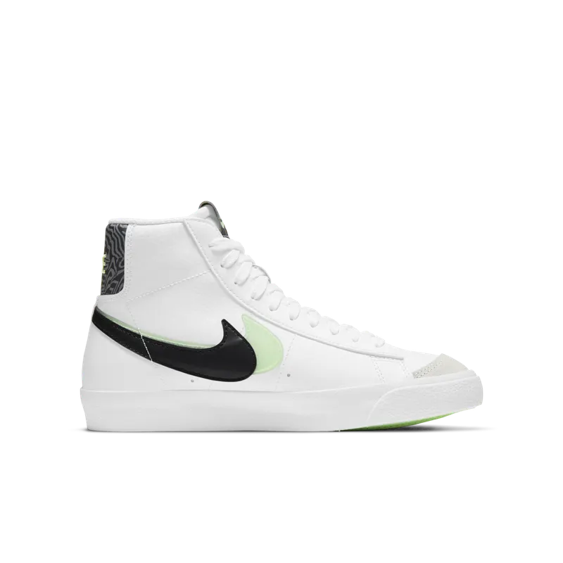Nike Blazer Mid’ 77 SE Older Kids’ White (DD1847-100)