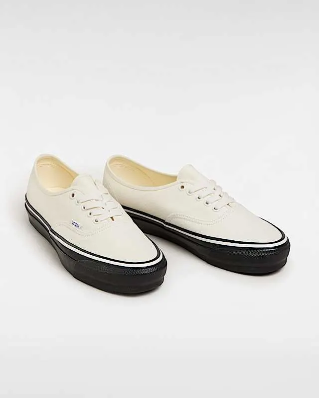 Vans Premium Authentic White Black Midsole (VN000EBNYB2)