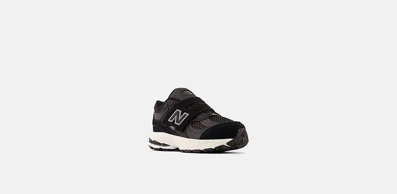 NEW BALANCE 2002 HOOK & LOOP “BLACK / PHANTOM” (IV2002BK)