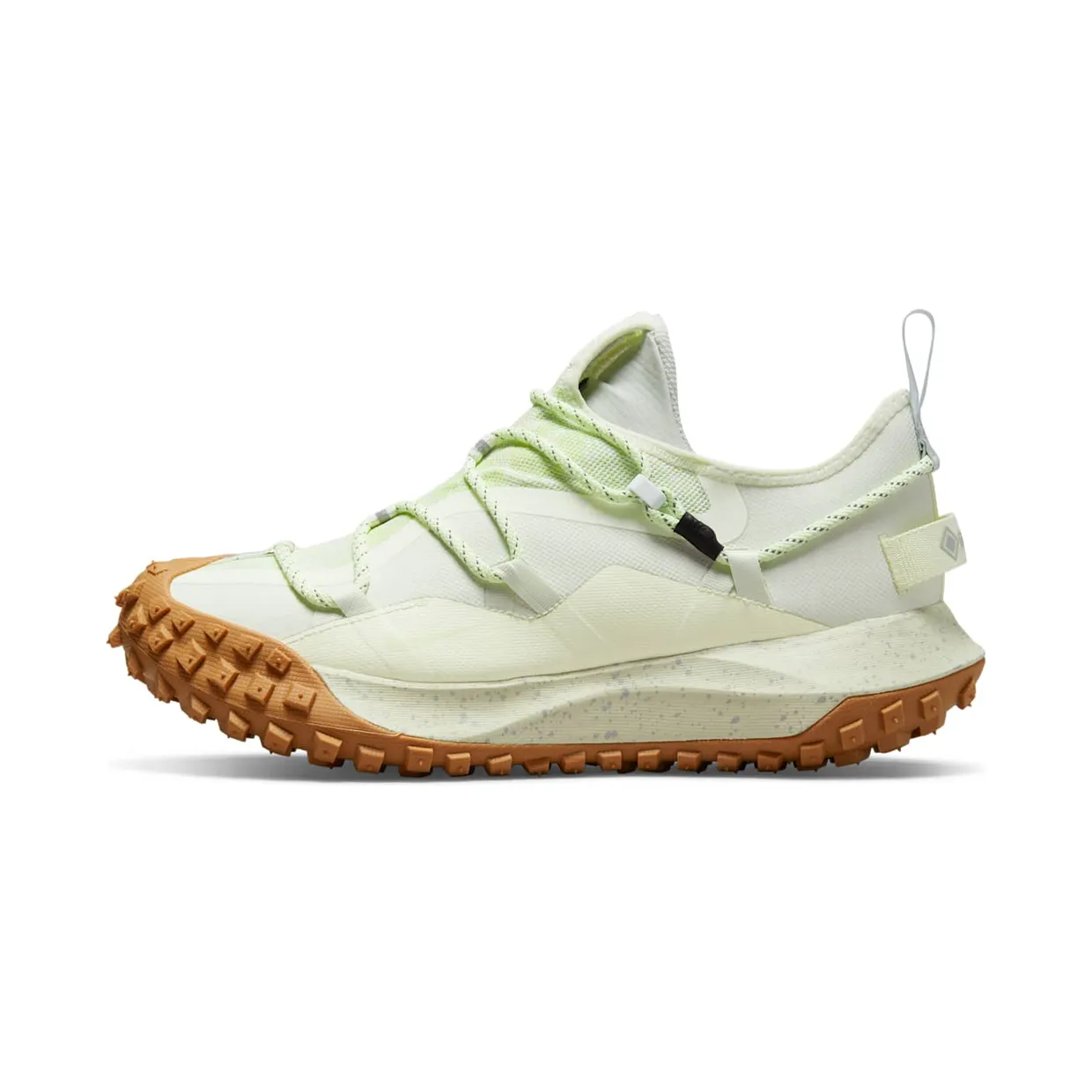 nike-acg DD2861-001