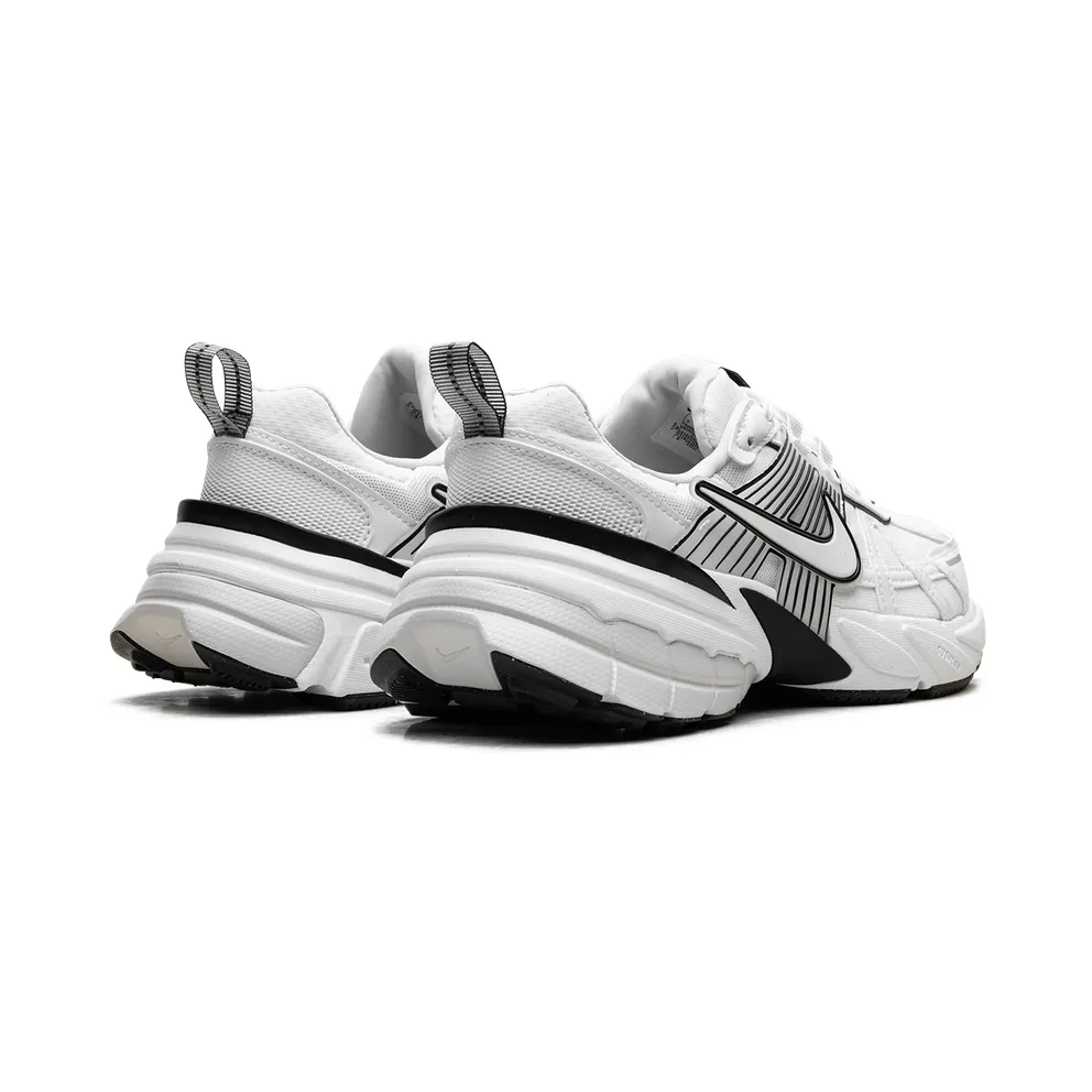 Nike V2K Run “White/White-Platinum Tint” (HF5342-100)
