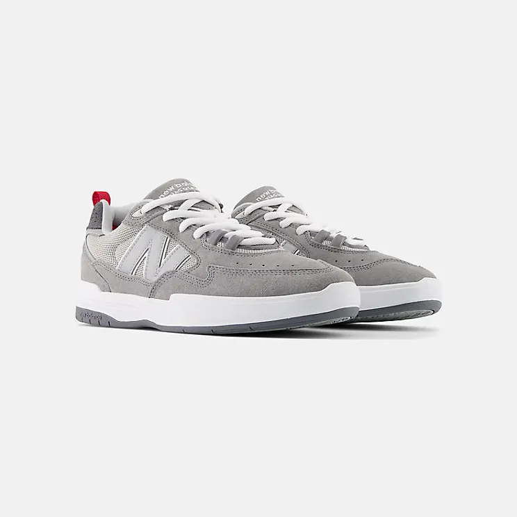 new-balance-sneaker NM808GDY