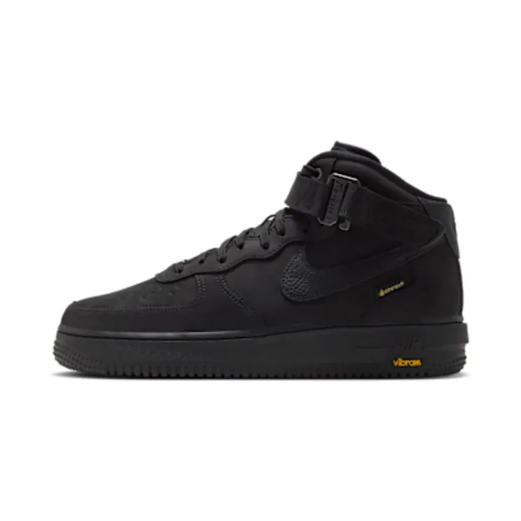 De Air Force 1 Mid krijgt weer Gore-Tex en Vibram, en deze keer een gesp