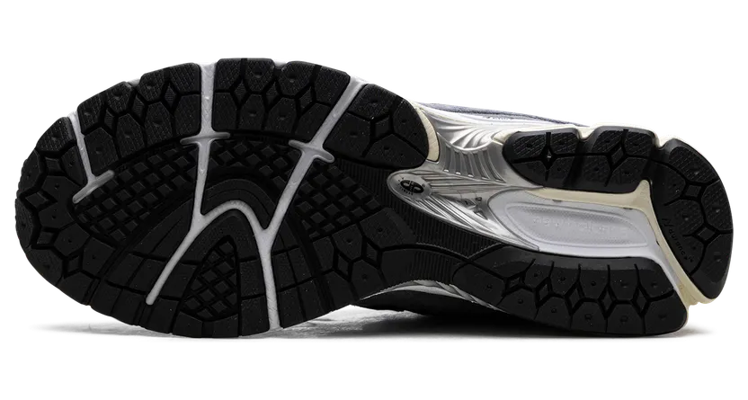 new-balance-2002r M2002RU2