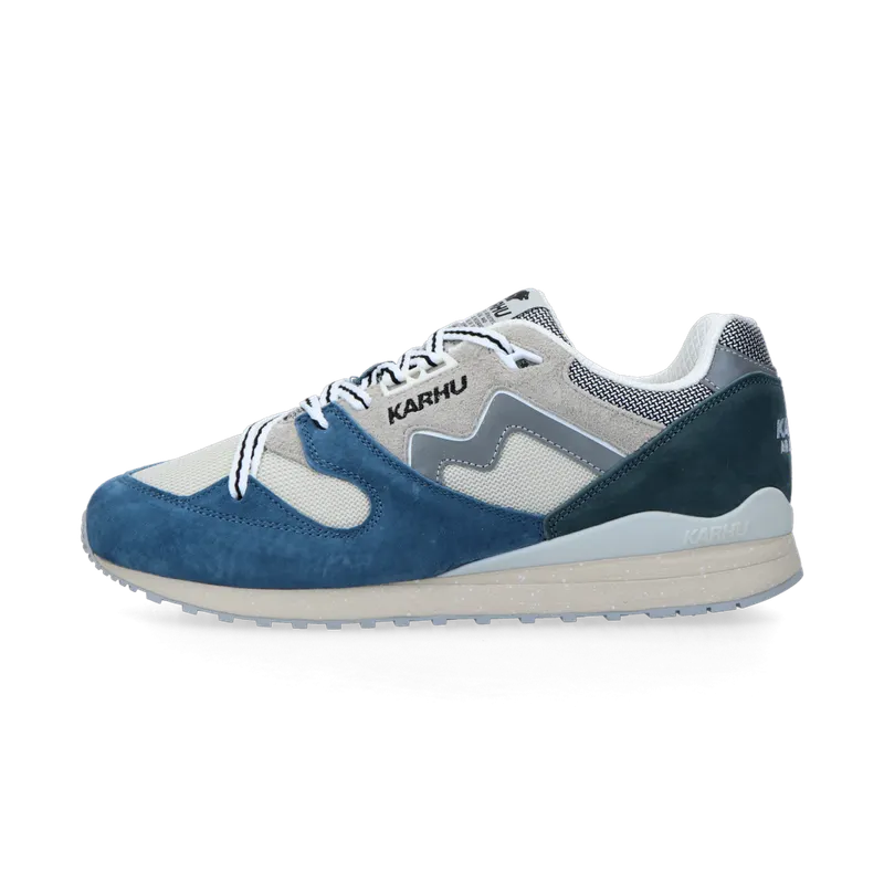 Karhu Synchron Classic (coronet blue / silver lining) – F802686