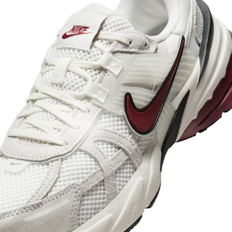 Nike V2K Run SE “White Team Red” (HQ3500-100)