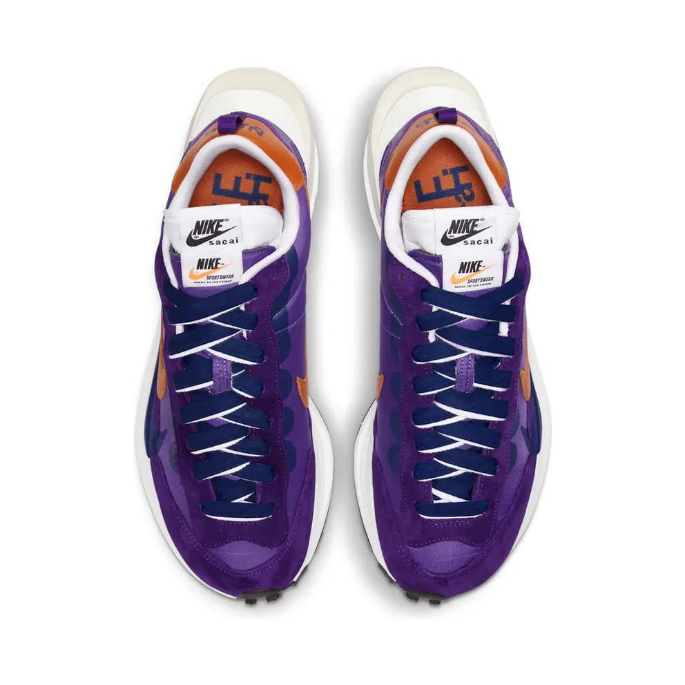 Nike x sacai Vaporwaffle Dark Iris (2021) – “Dark Iris / Campfire Orange / White” (DD1875-500)