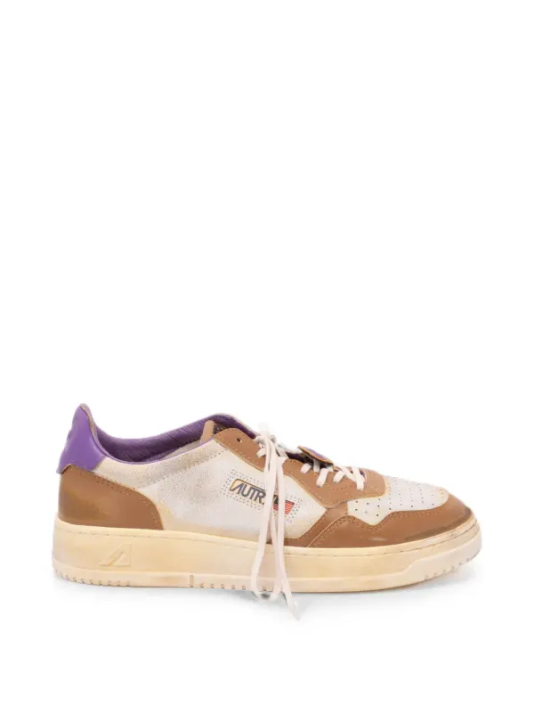 Autry Medalist distressed leather – White (AVLMHK01)