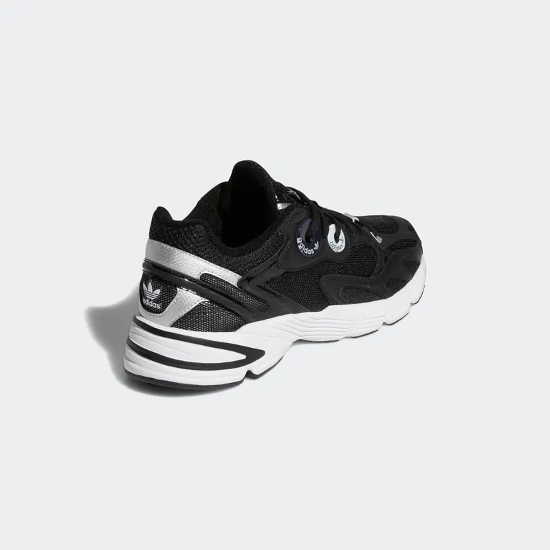 Adidas Astir Core Black / Core Black / Cloud White (GY5260)
