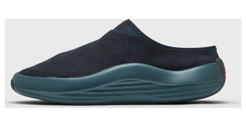 Jordan Future Dark Obsidian / Blue Fox / Picante Red