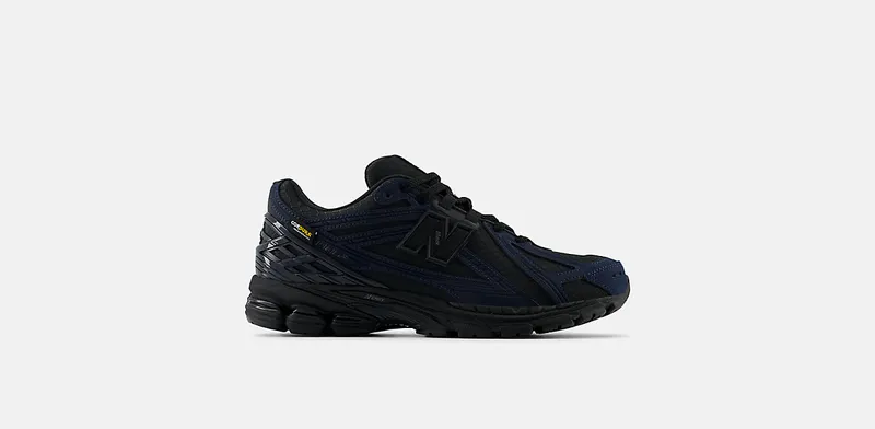 New Balance 1906R “Outerspace/Black/Black” (M1906RWE)