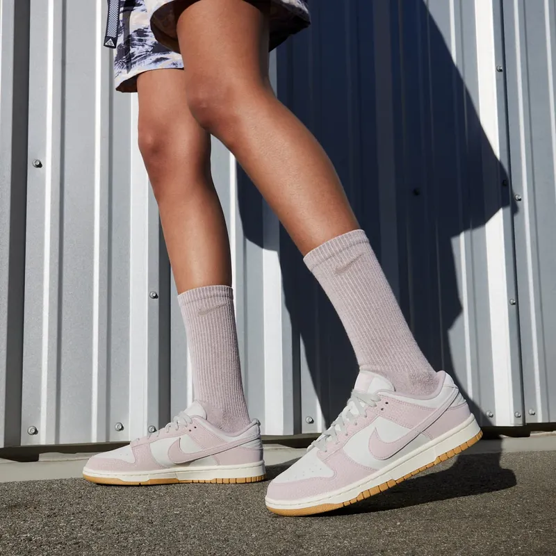 Nike Dunk Low “Platinum Violet” (FN6345-001)