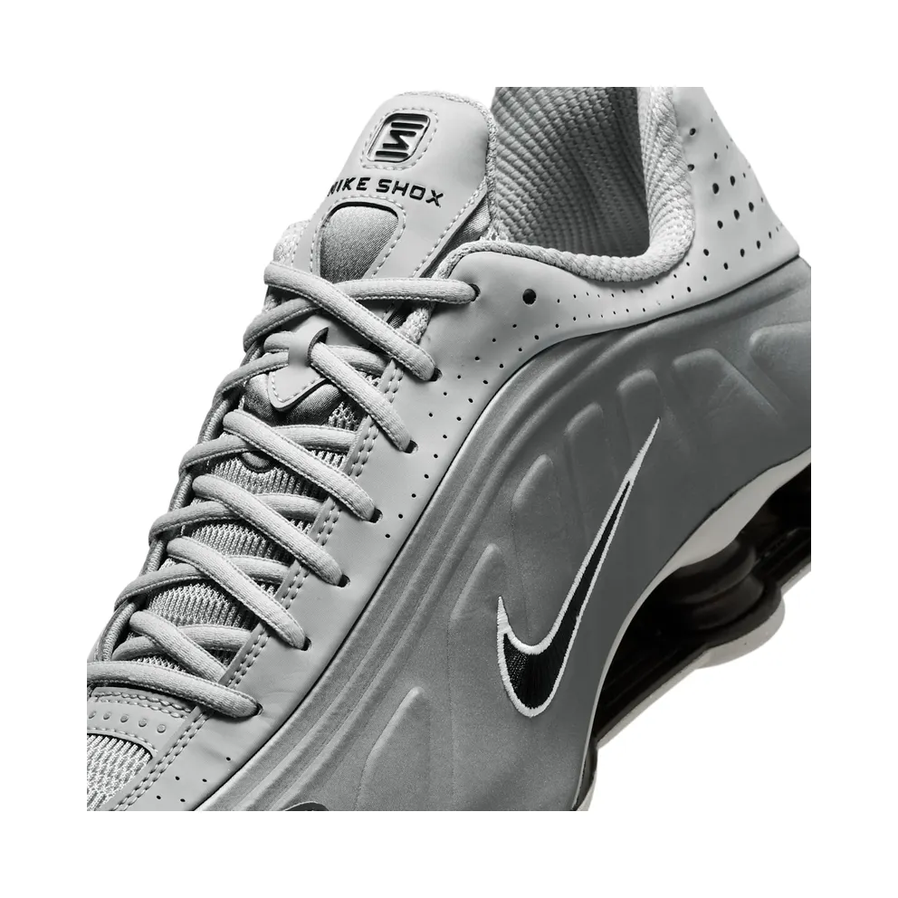 Nike Shox R4 “Light Smoke Grey Black” (HQ1988-011)