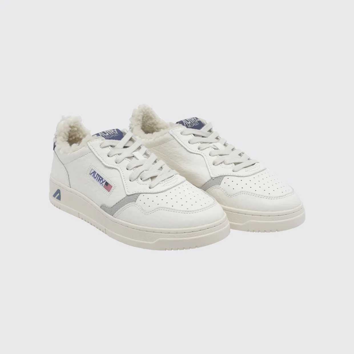 Autry Medalist Low Sneakers in Grained Leather with Shearling Lining White (AUXMNE20)