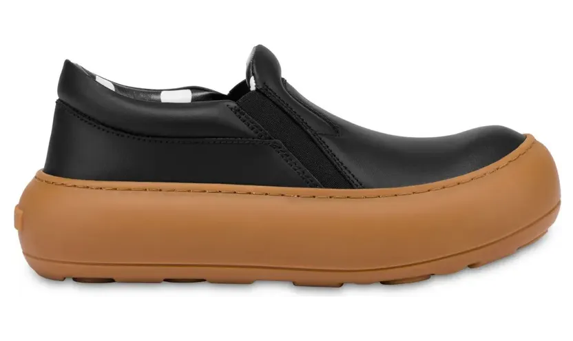 Moschino aus Leder – Black (MB15125G0MGA0)