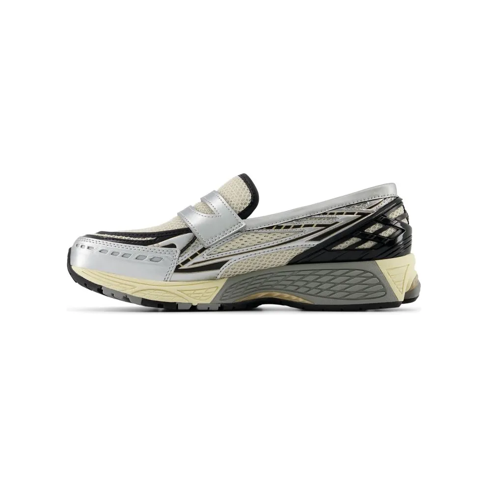 New Balance 1906L “Silver Metallic Cream” (U1906LOB)
