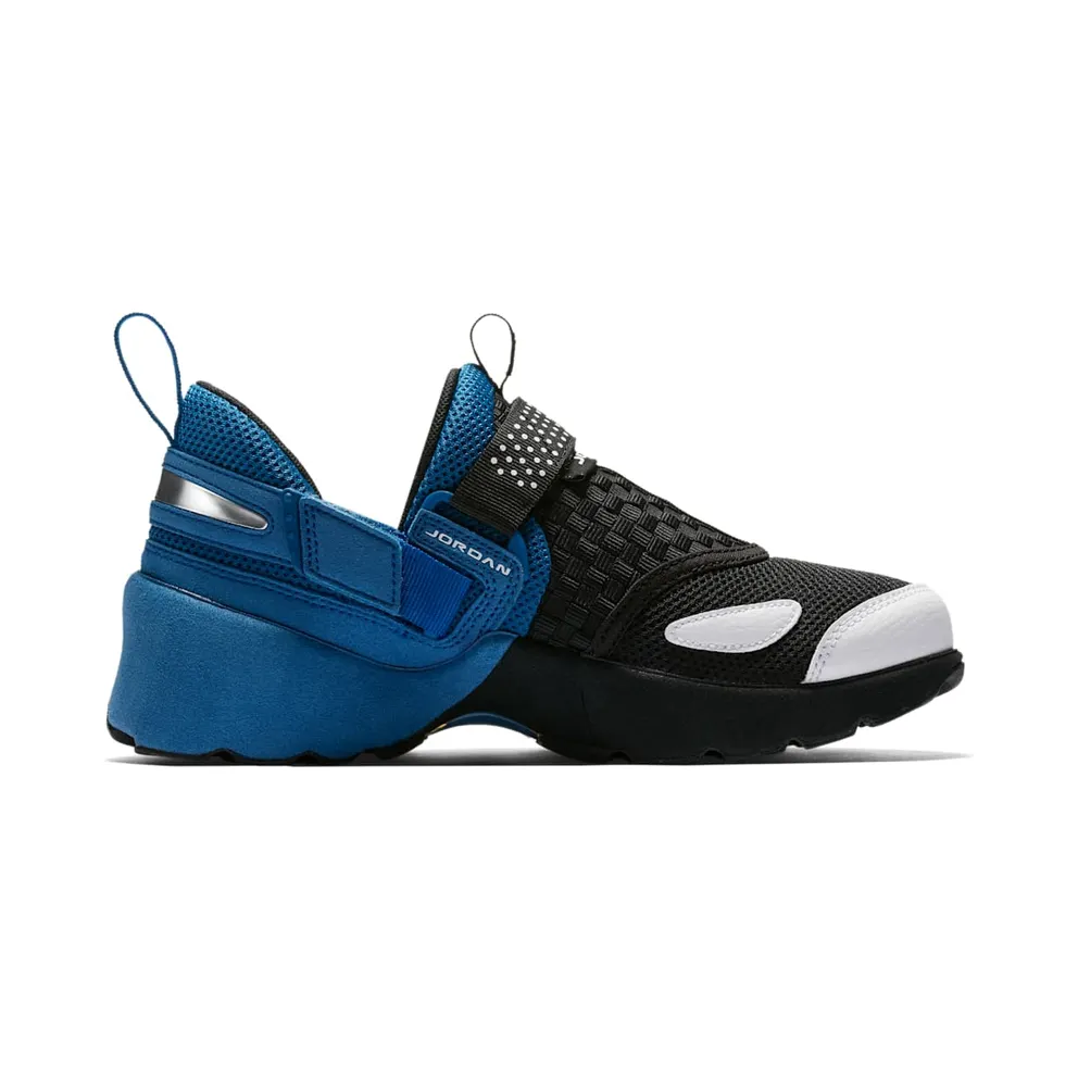 Jordan Trunner LX Black Team Royal (905223-007)
