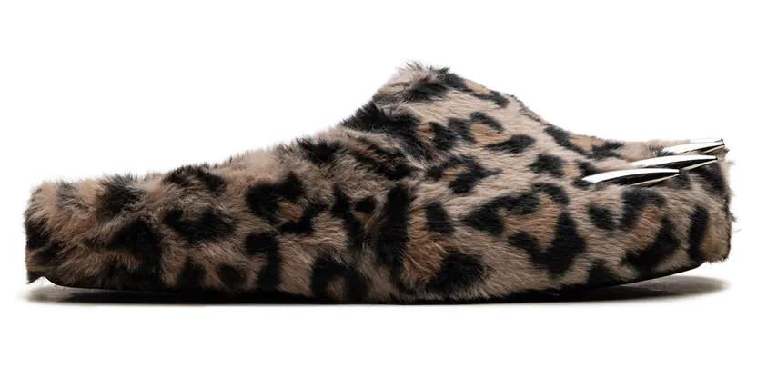 bravest-studios-sneaker BS49