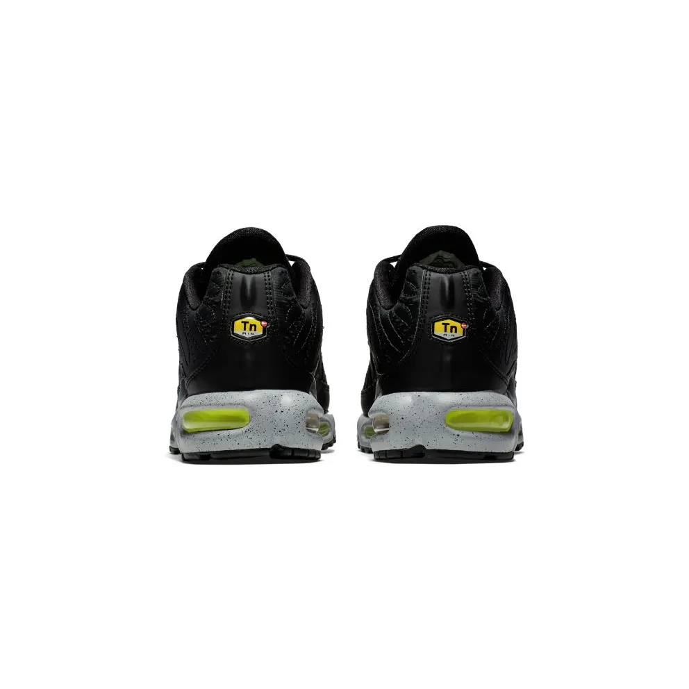 Nike Air Max Plus Tuned to Black Black/Matte Silver-Volt-Wolf Grey (815994-003)