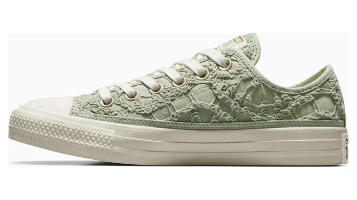 converse-chuck-taylor-all-star A06226C