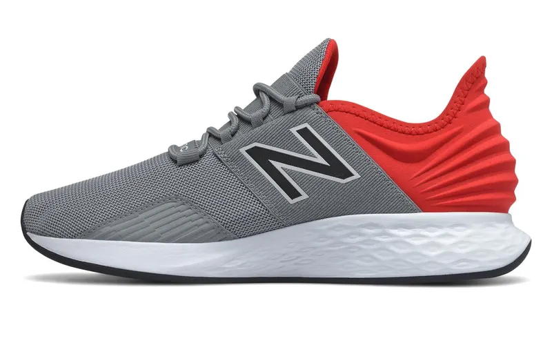 New Balance Fresh Foam Roav Grey/Red (MROAVCW)