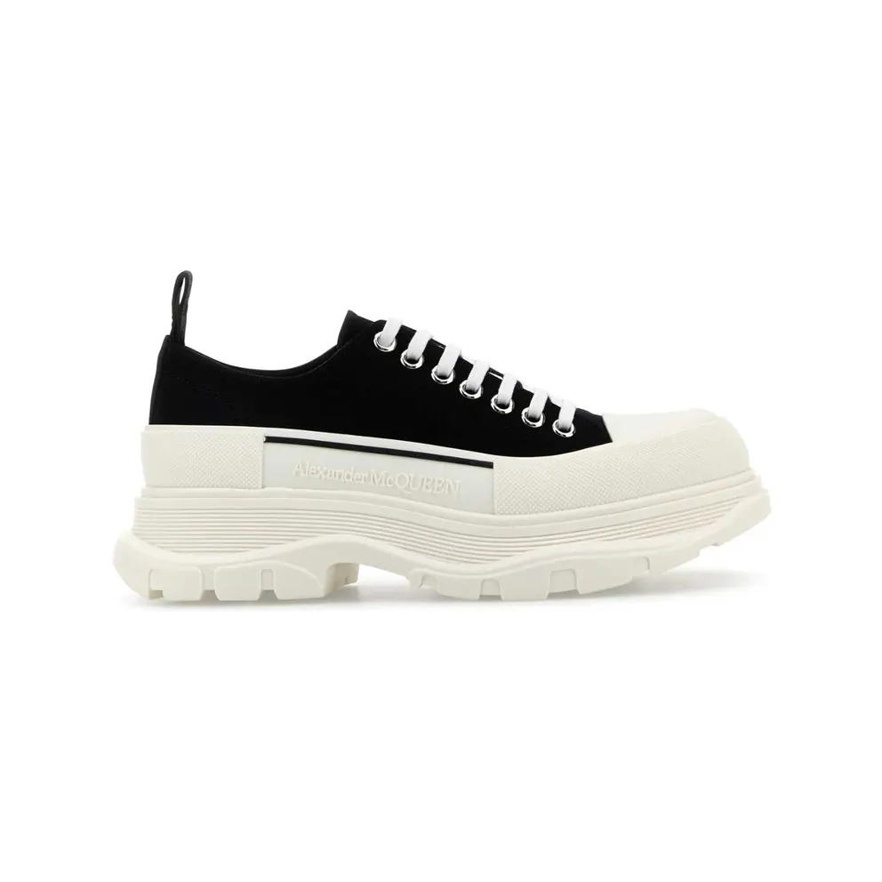 Alexander Mcqueen Tread Slick “Black” (705660 W4AAQ 1070)