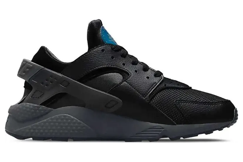 Nike Air Huarache Black Iridescent Logo (FD0656-001)